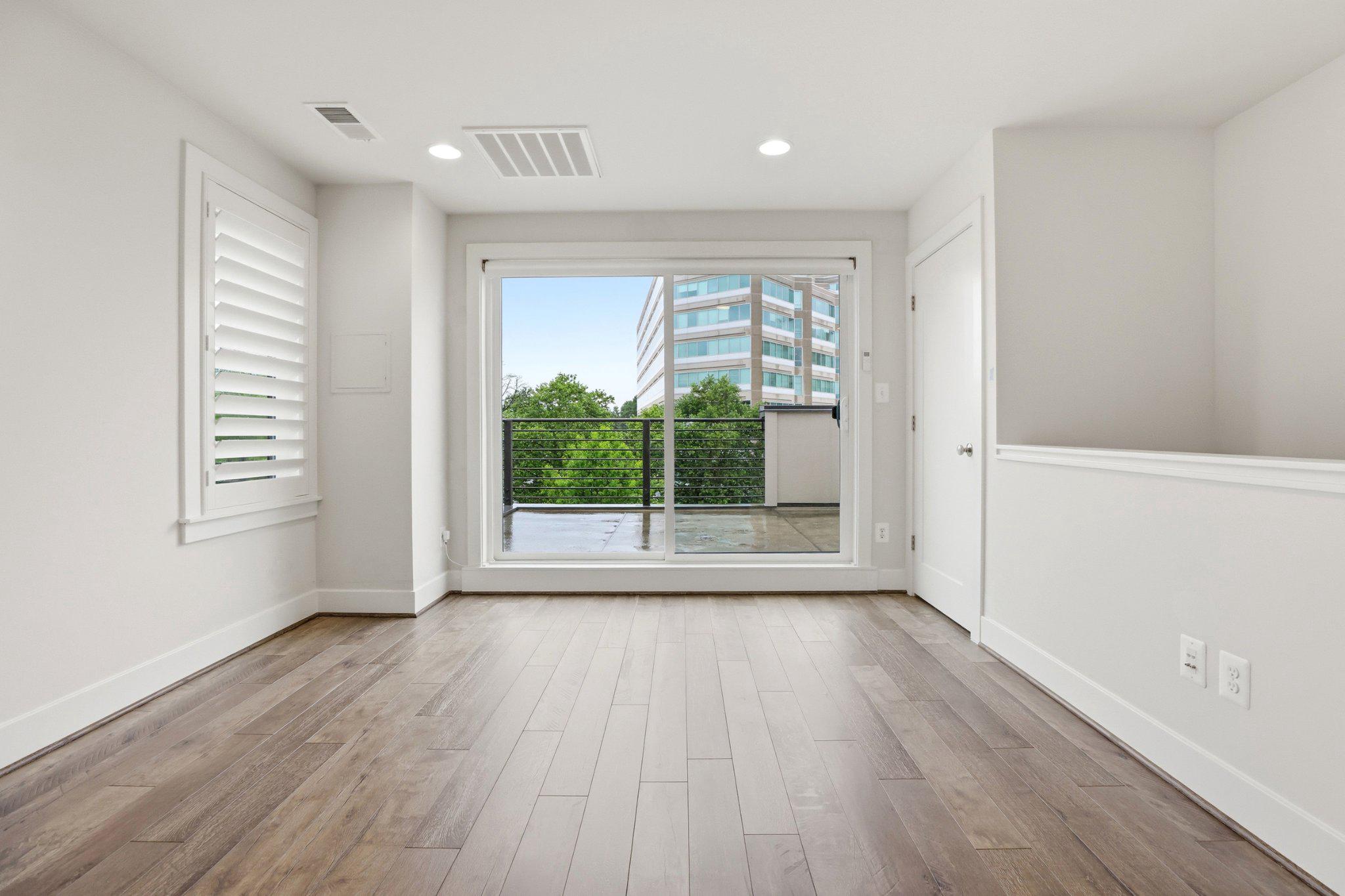 6924 ROCKLEDGE DRIVE