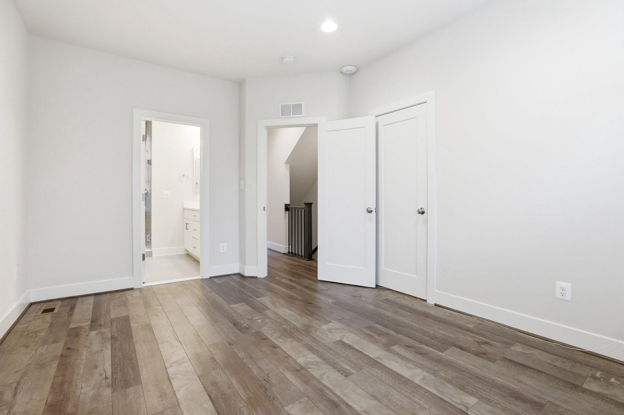 6924 ROCKLEDGE DRIVE