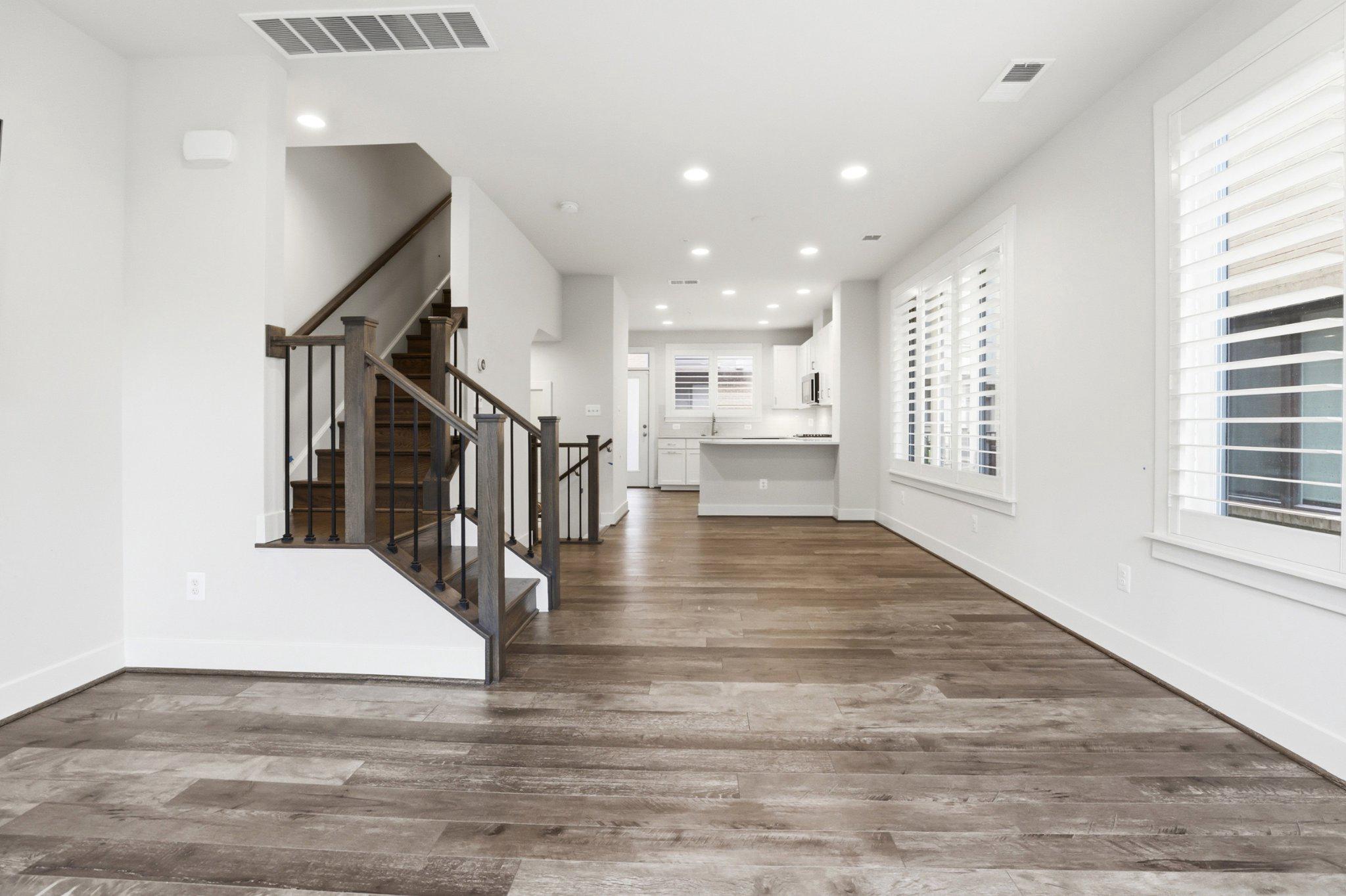 6924 ROCKLEDGE DRIVE