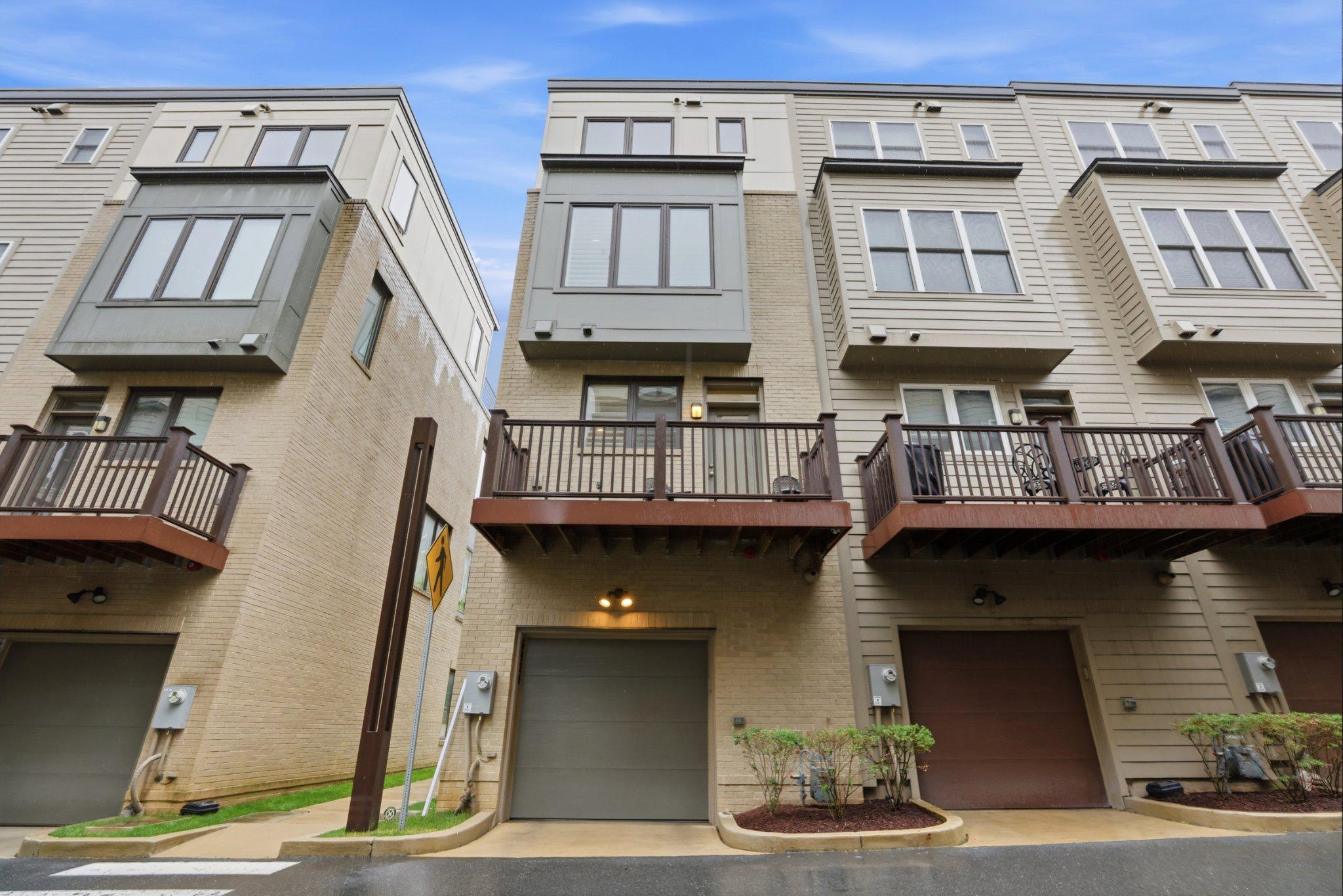 6924 ROCKLEDGE DRIVE