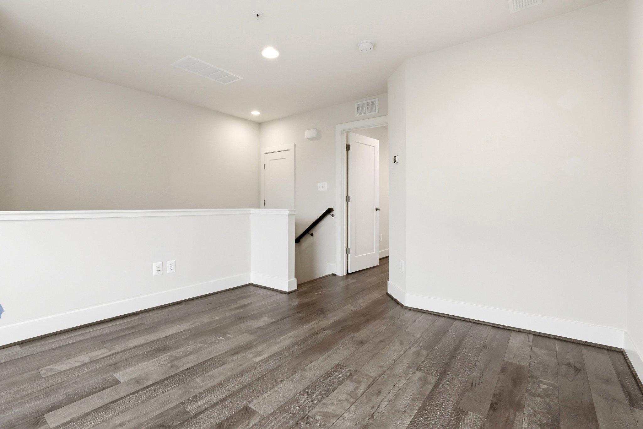 6924 ROCKLEDGE DRIVE