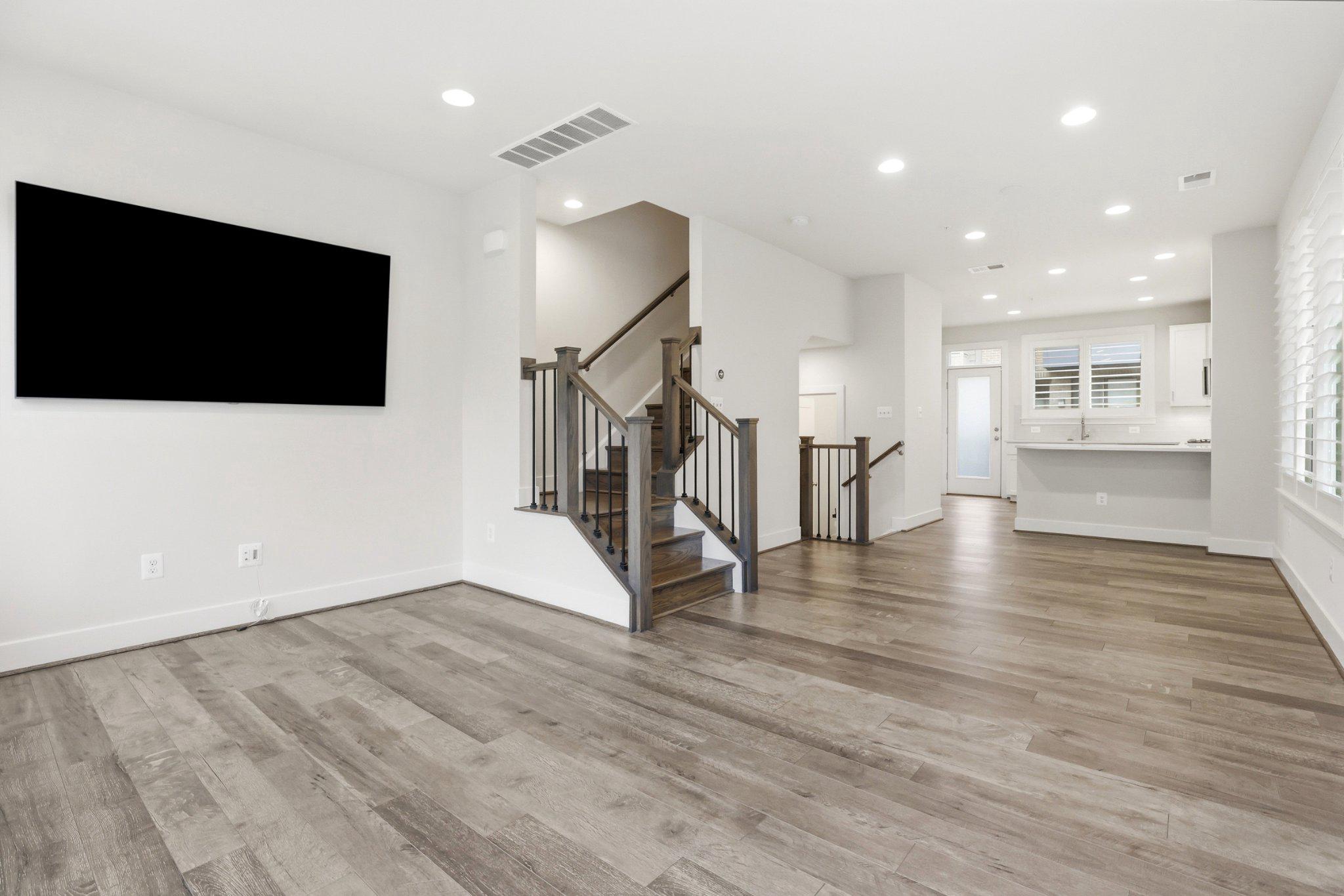 6924 ROCKLEDGE DRIVE