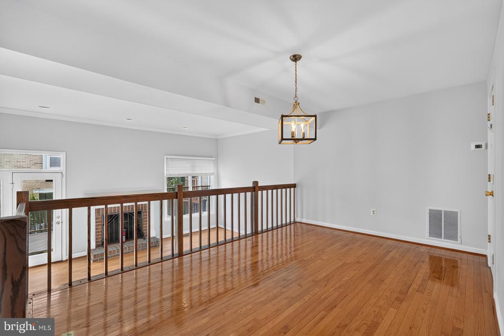 4836 CLOISTER DRIVE