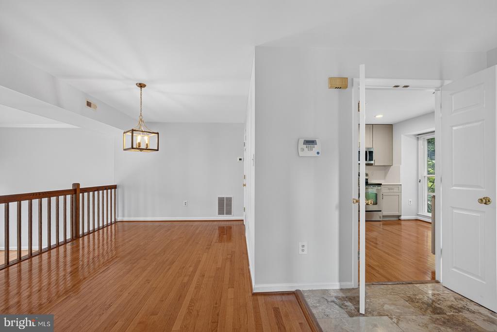 4836 CLOISTER DRIVE
