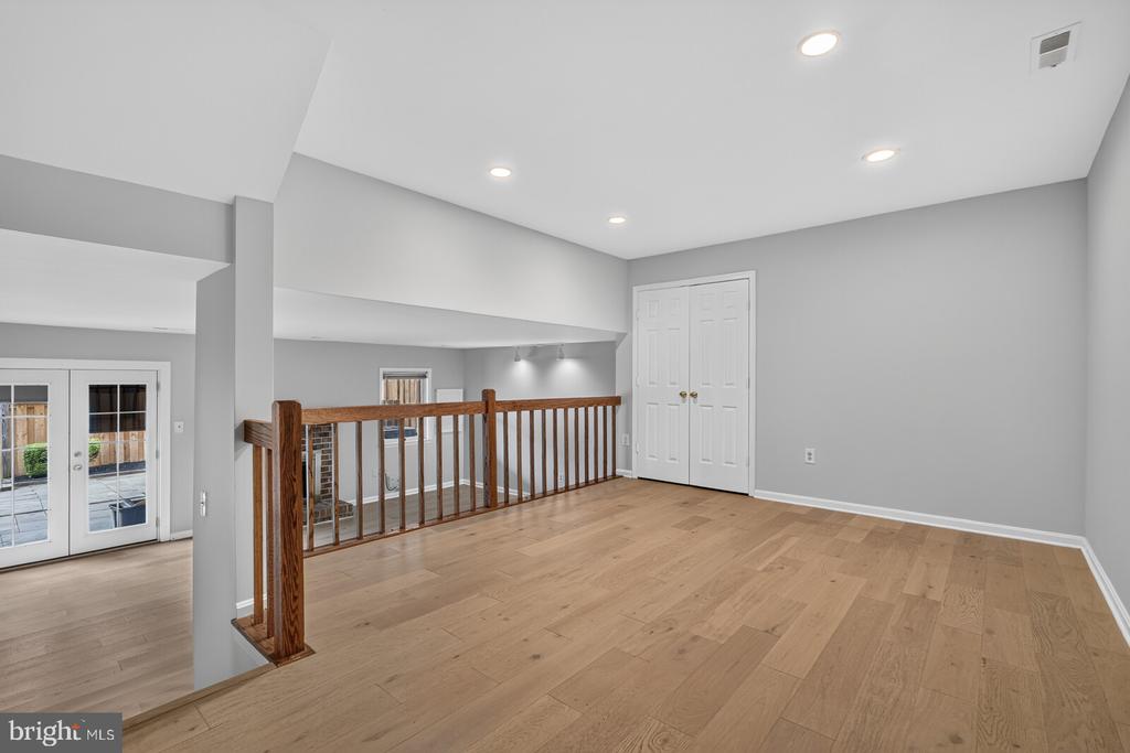 4836 CLOISTER DRIVE