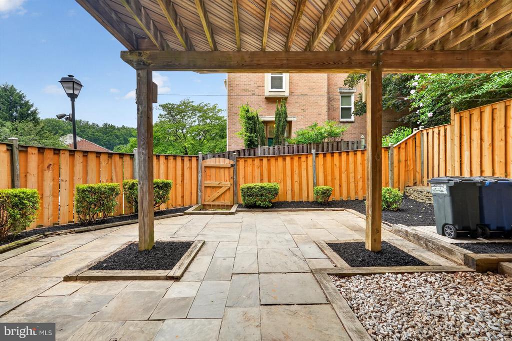4836 CLOISTER DRIVE