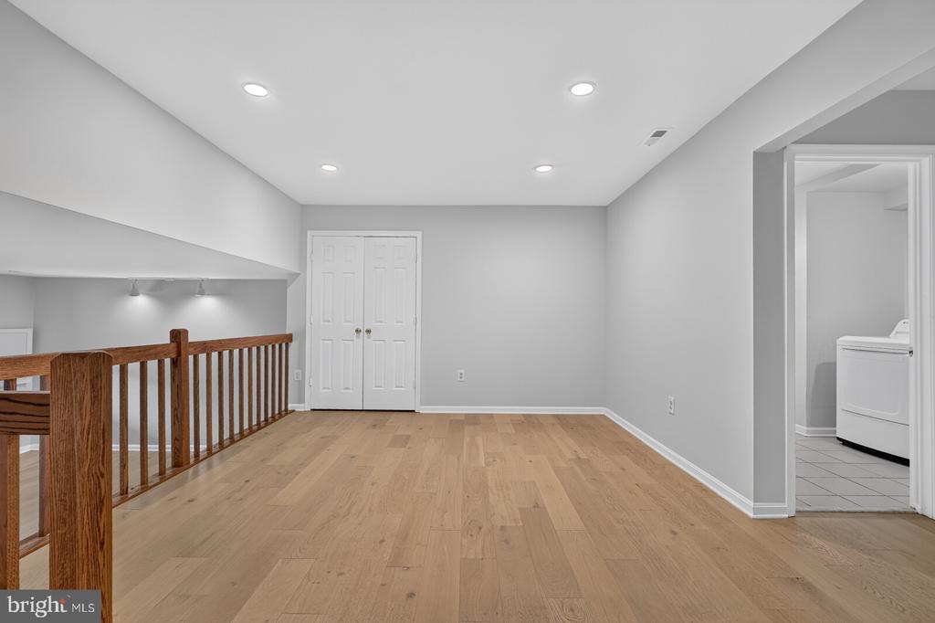 4836 CLOISTER DRIVE