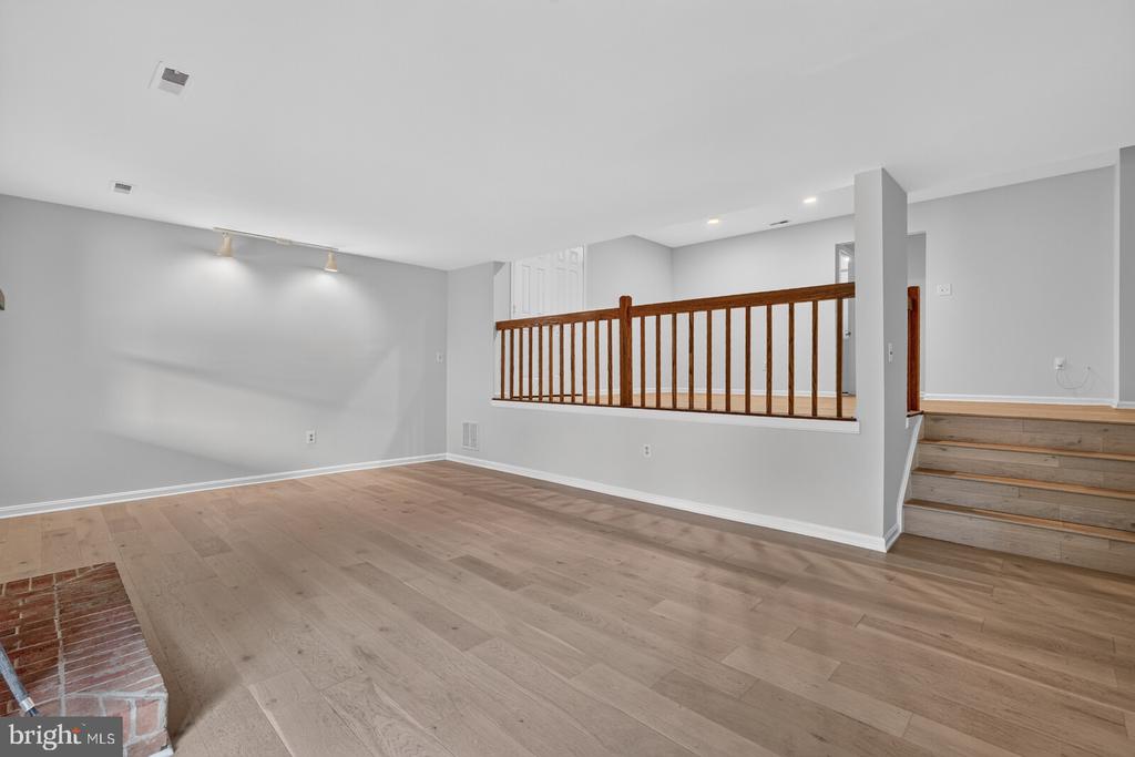 4836 CLOISTER DRIVE