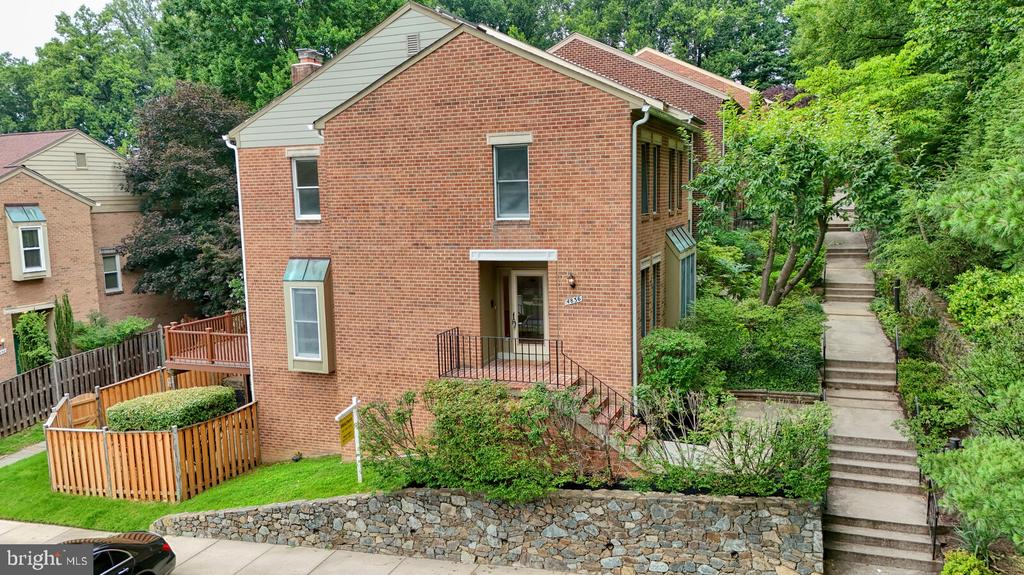 4836 CLOISTER DRIVE