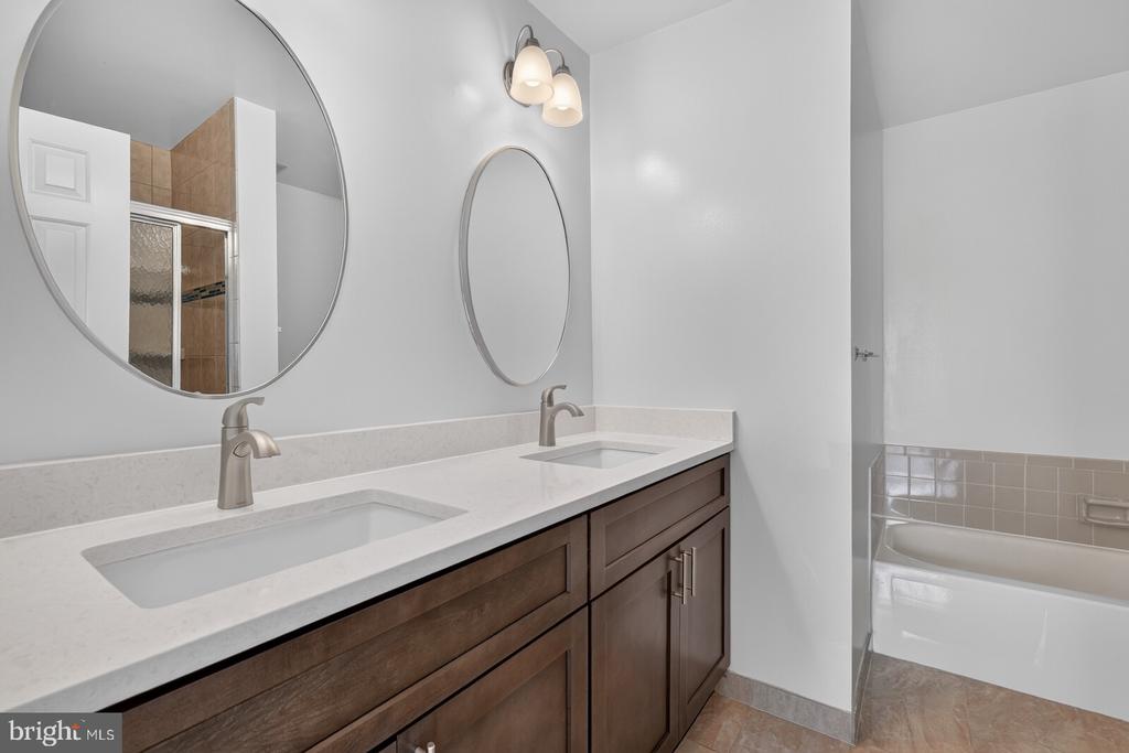 4836 CLOISTER DRIVE