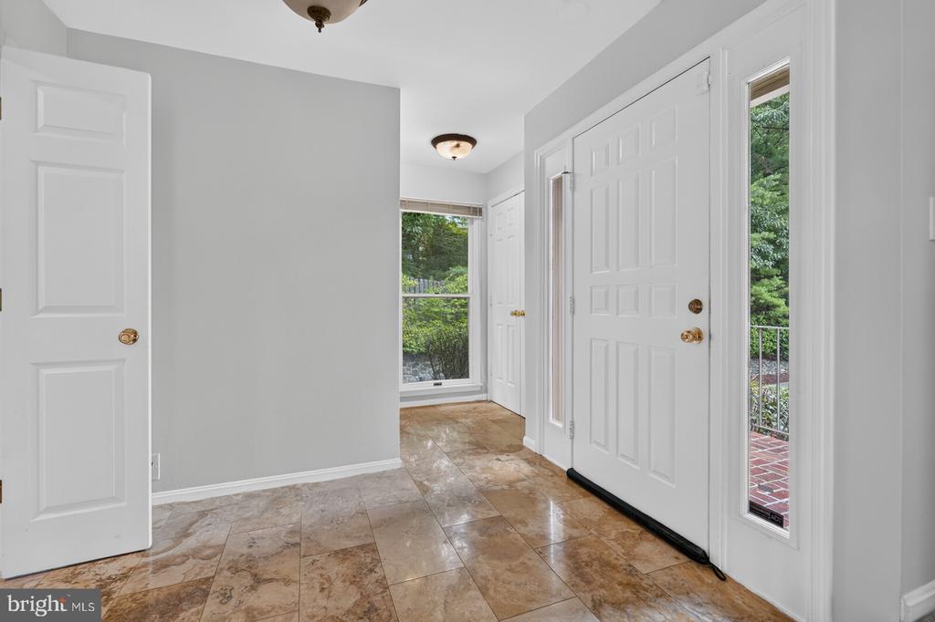 4836 CLOISTER DRIVE