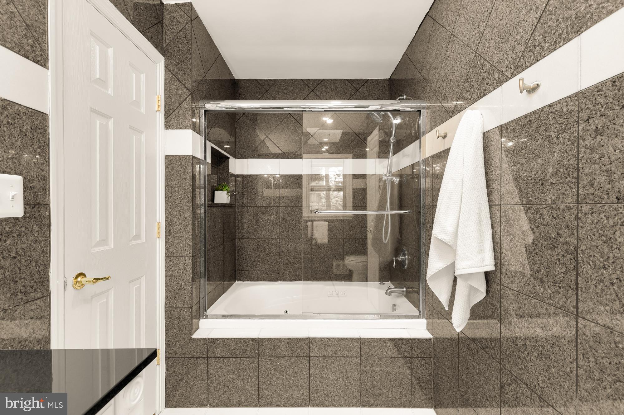 5001 OVERLEA COURT