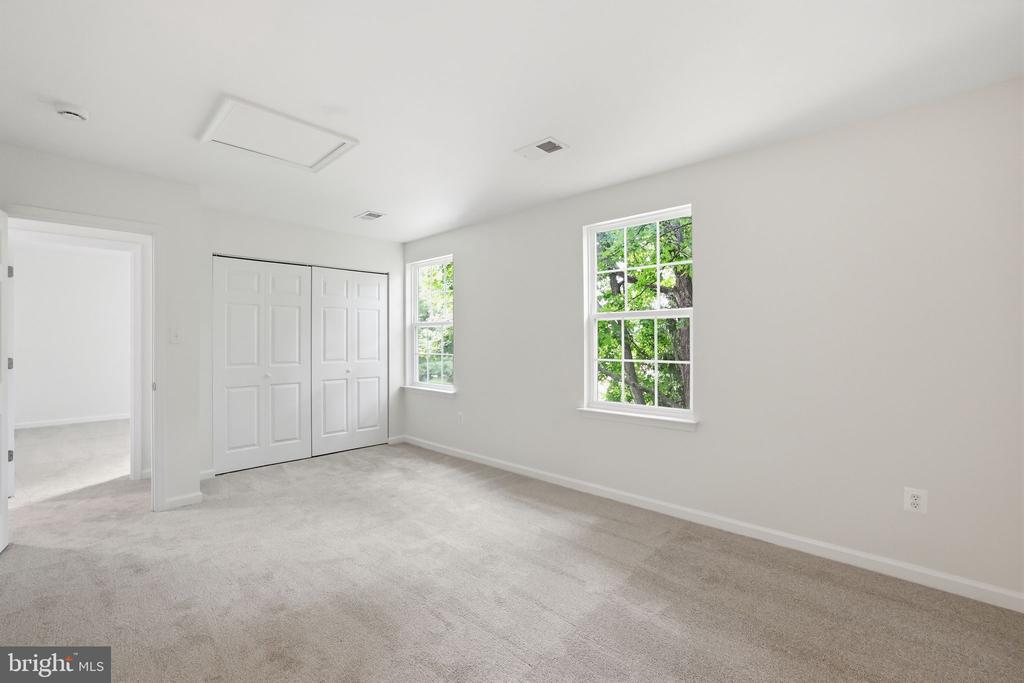 9113 BRAMBLE BUSH COURT