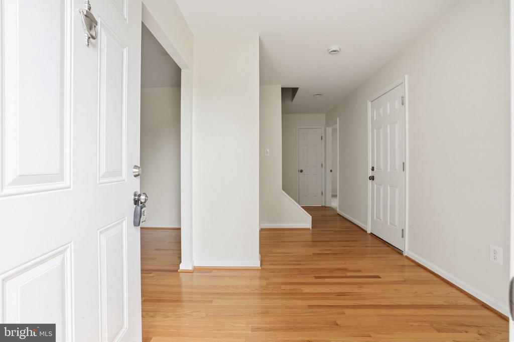 9113 BRAMBLE BUSH COURT