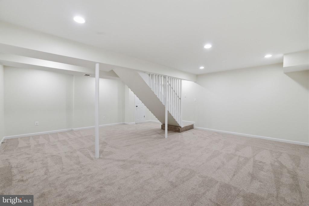 9113 BRAMBLE BUSH COURT
