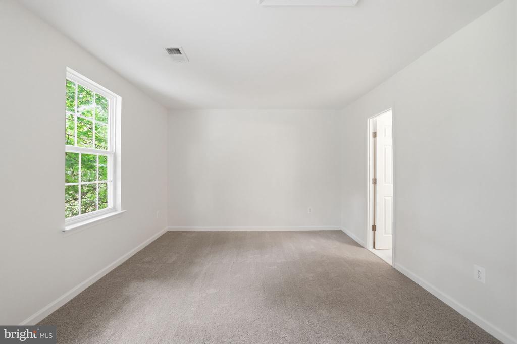 9113 BRAMBLE BUSH COURT
