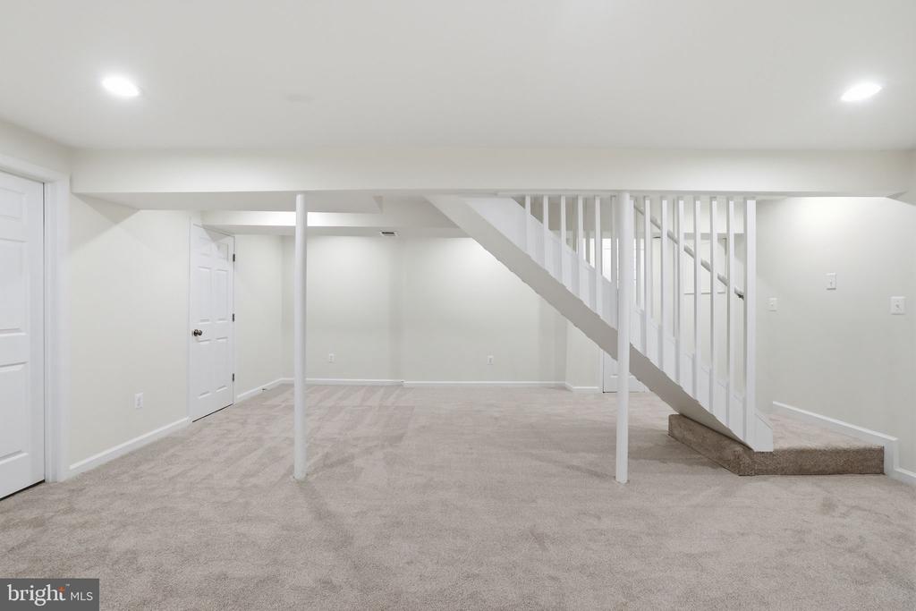 9113 BRAMBLE BUSH COURT