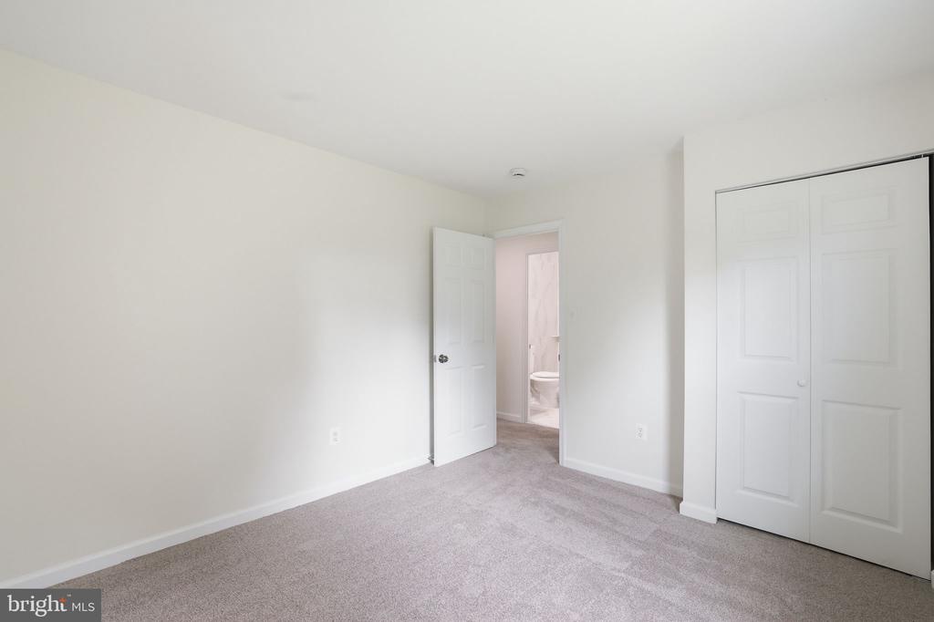 9113 BRAMBLE BUSH COURT