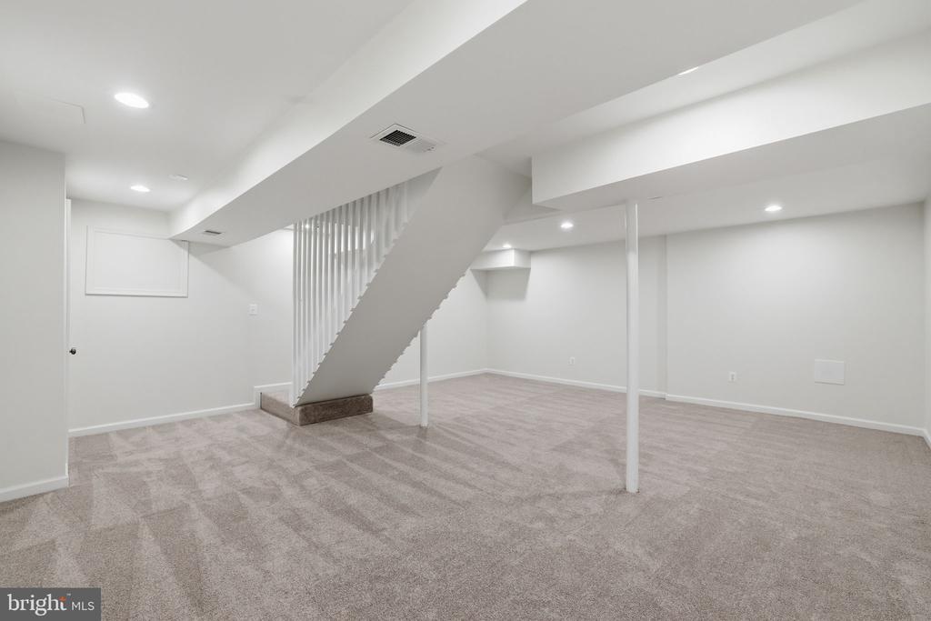 9113 BRAMBLE BUSH COURT