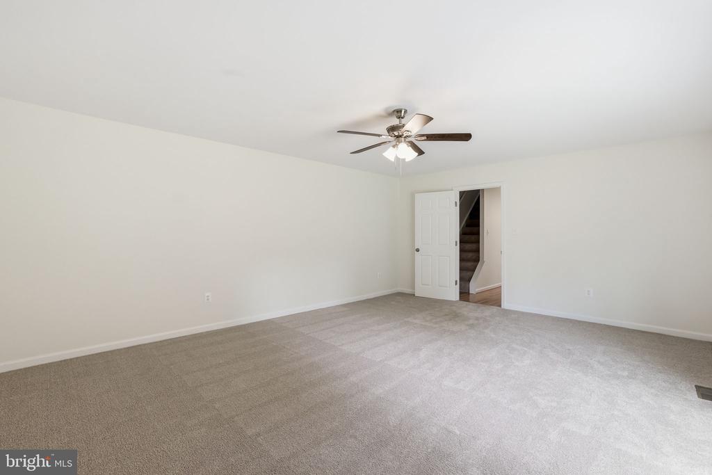 9113 BRAMBLE BUSH COURT