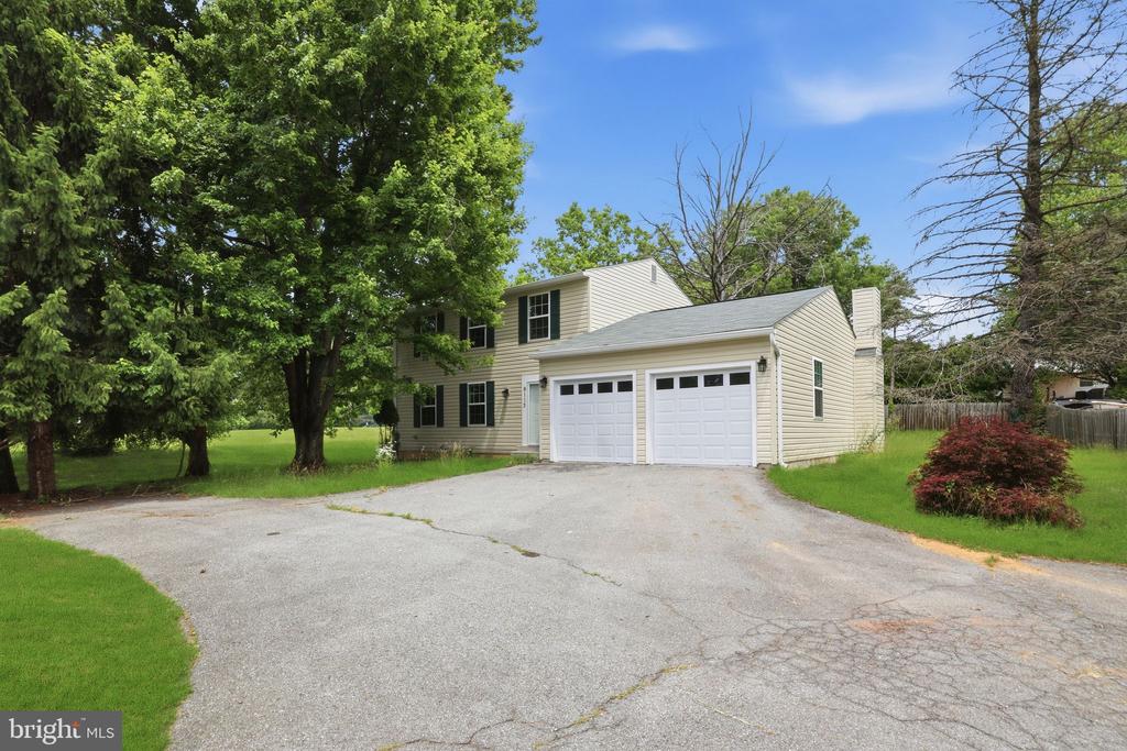 9113 BRAMBLE BUSH COURT