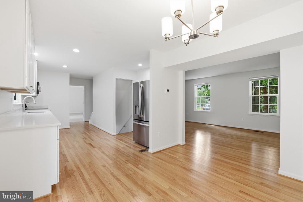 9113 BRAMBLE BUSH COURT
