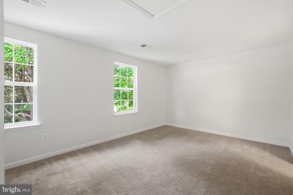 9113 BRAMBLE BUSH COURT