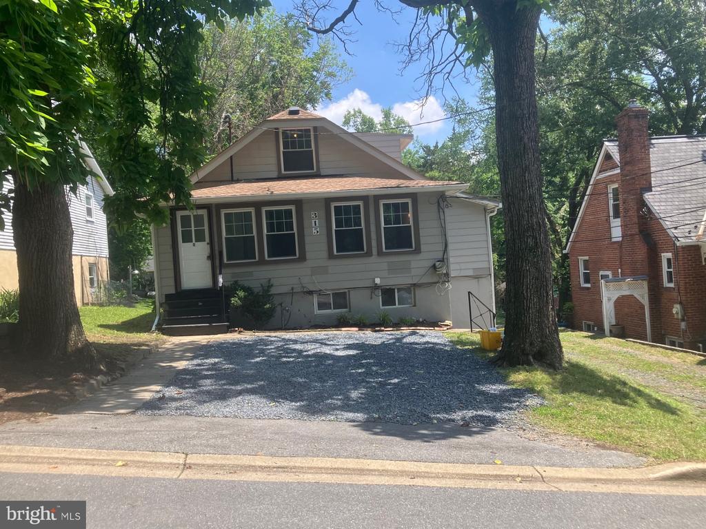 315 CIRCLE AVENUE