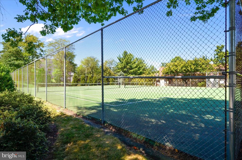 10102 HELLINGLY PLACE Unit: 303