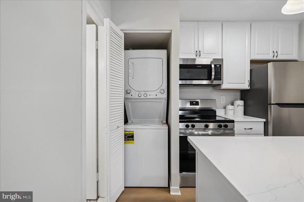 10102 HELLINGLY PLACE Unit: 303