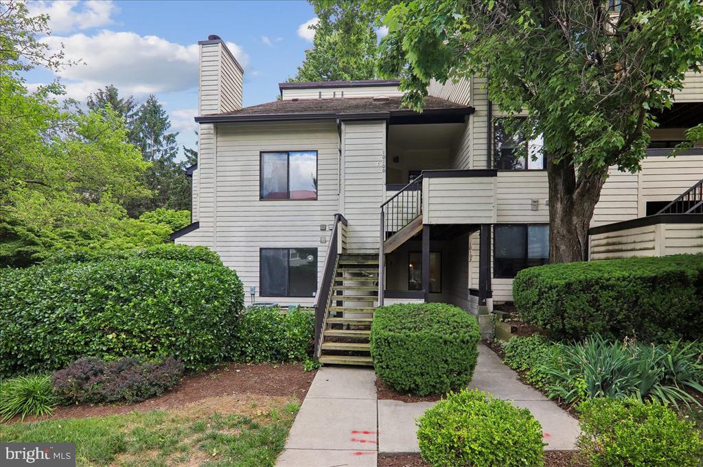 10102 HELLINGLY PLACE Unit: 303