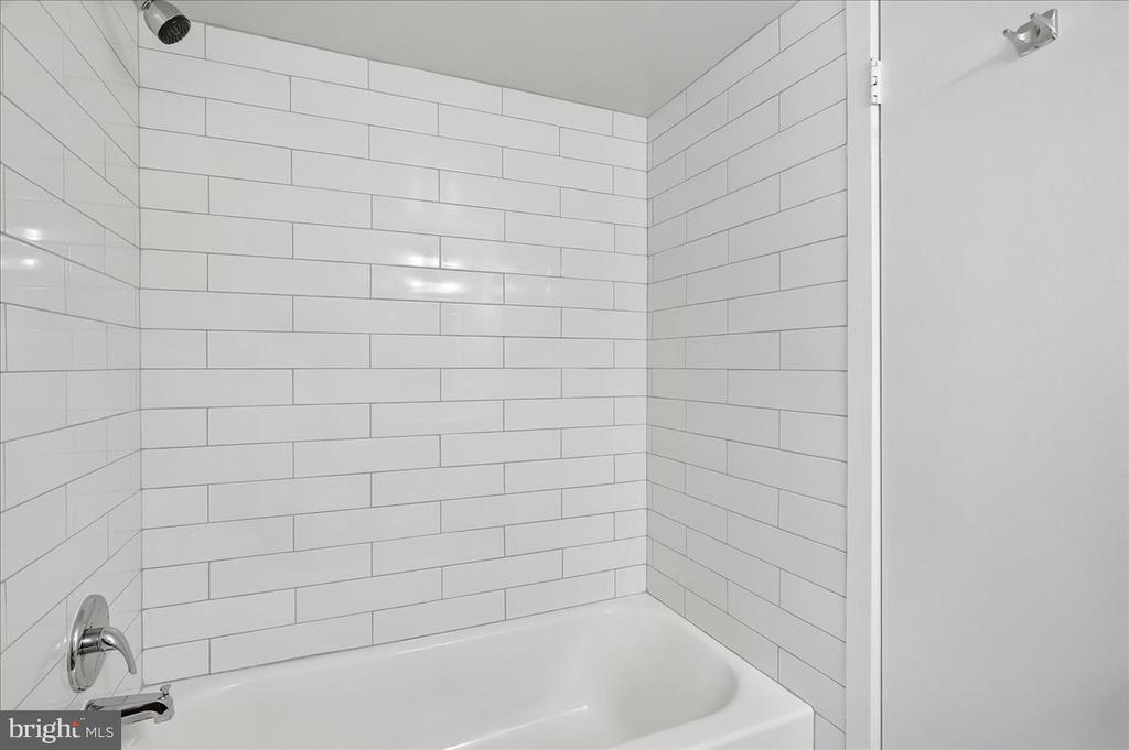 10102 HELLINGLY PLACE Unit: 303