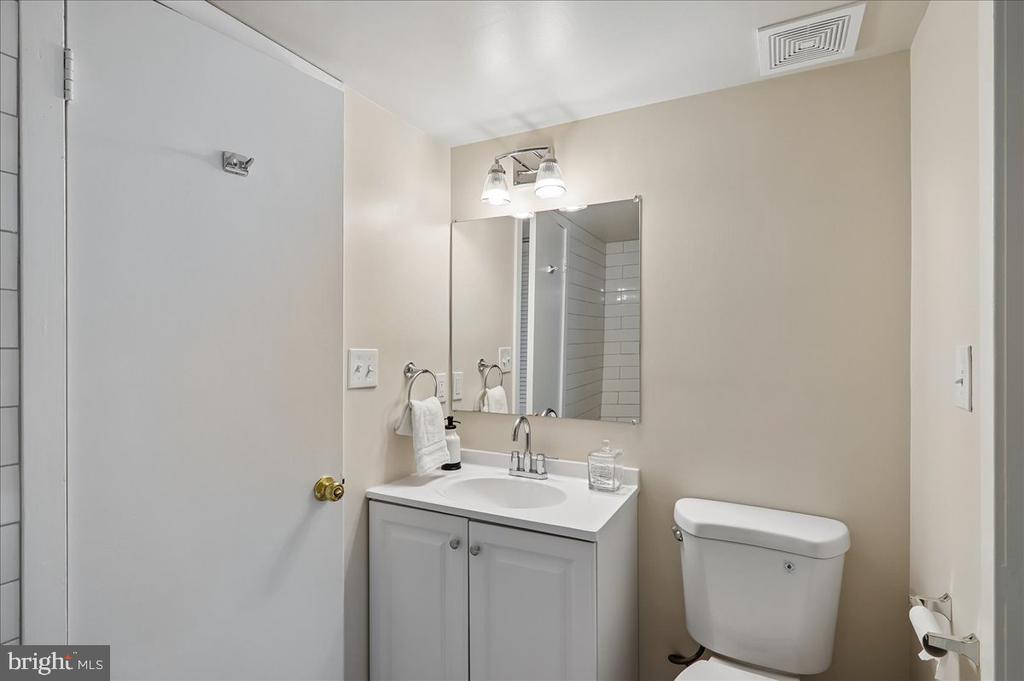 10102 HELLINGLY PLACE Unit: 303