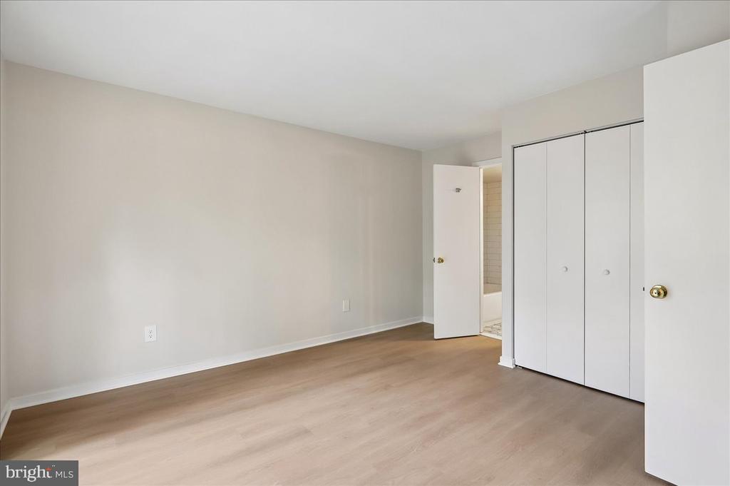 10102 HELLINGLY PLACE Unit: 303