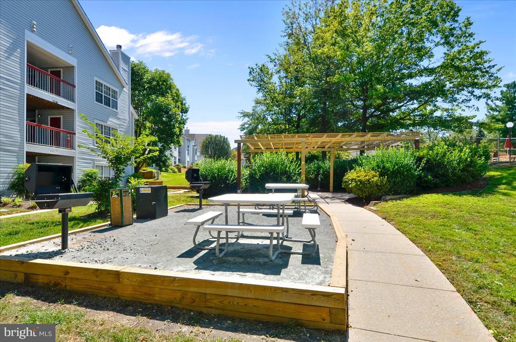 10102 HELLINGLY PLACE Unit: 303