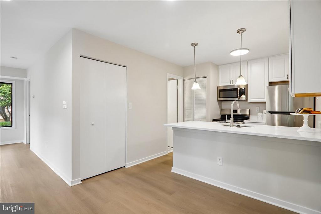 10102 HELLINGLY PLACE Unit: 303