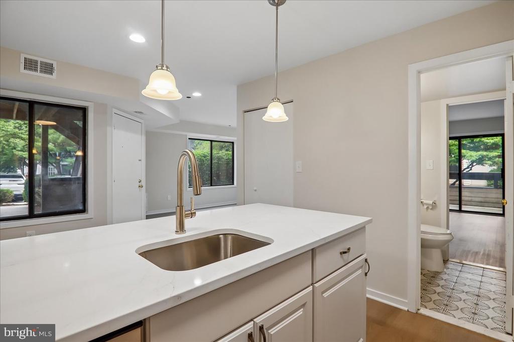 10102 HELLINGLY PLACE Unit: 303