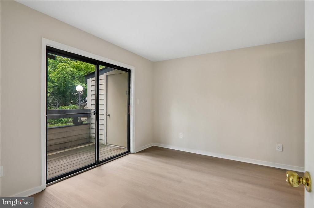 10102 HELLINGLY PLACE Unit: 303