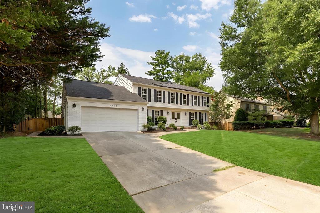8740 SLEEPY HOLLOW LANE