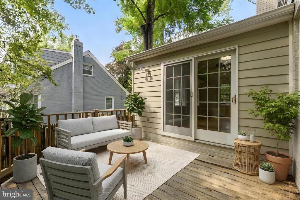 5806 WILSON LANE