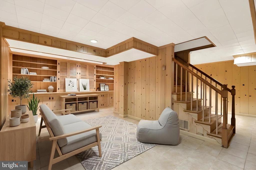 5806 WILSON LANE