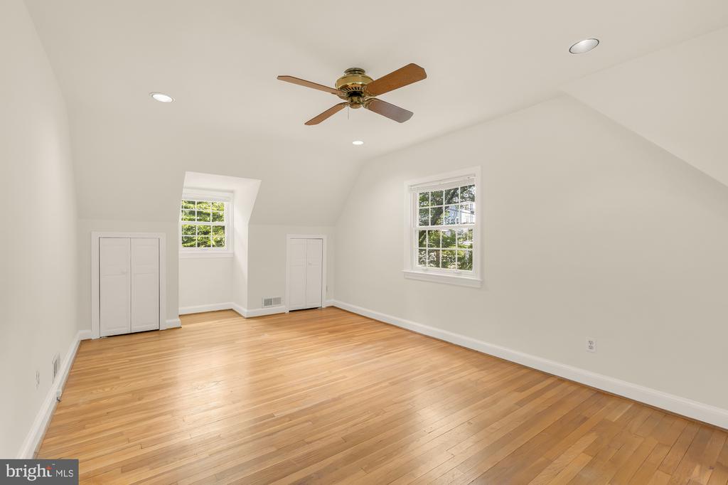 5806 WILSON LANE
