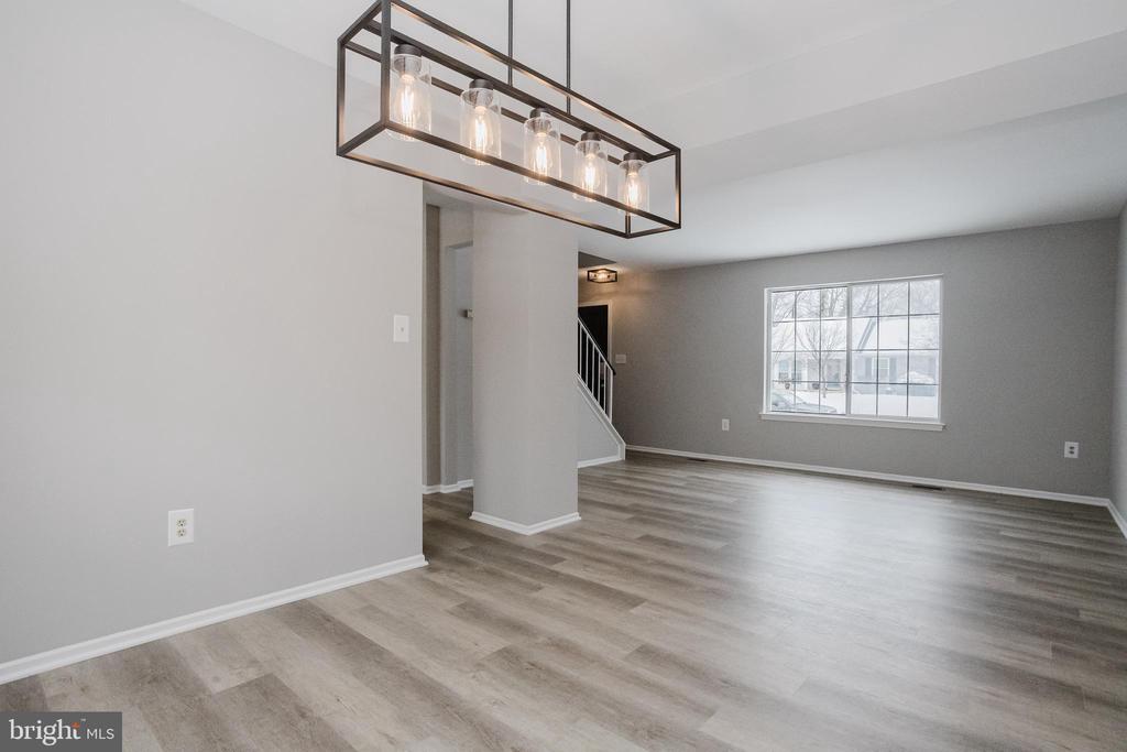 12411 Proxmire Dr
