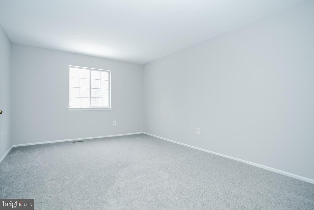 12411 Proxmire Dr