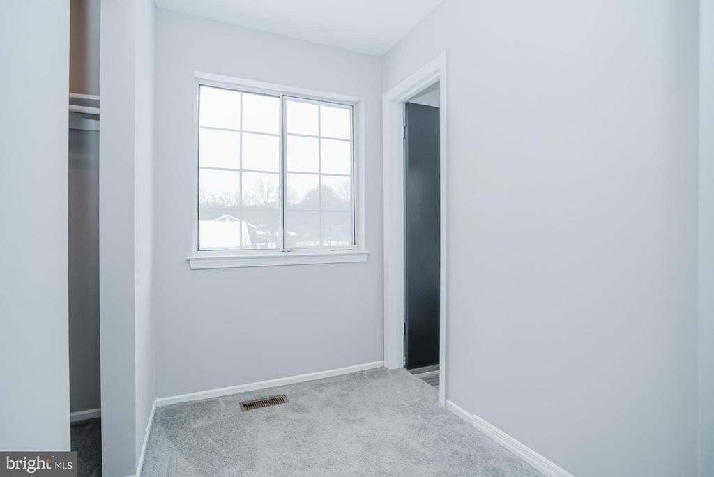 12411 Proxmire Dr