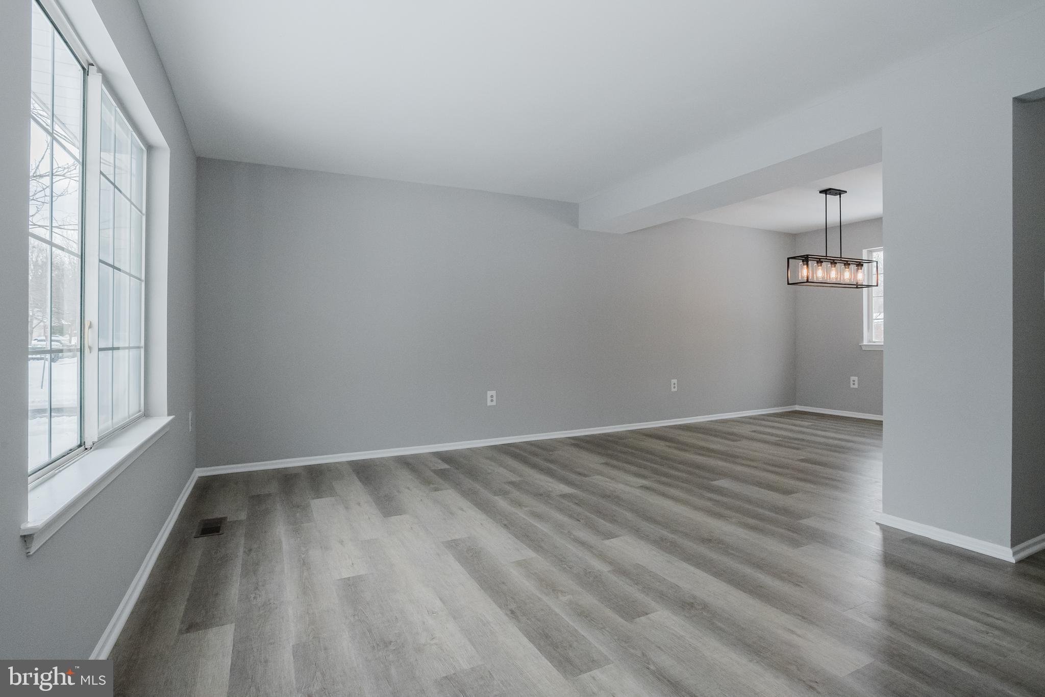 12411 Proxmire Dr