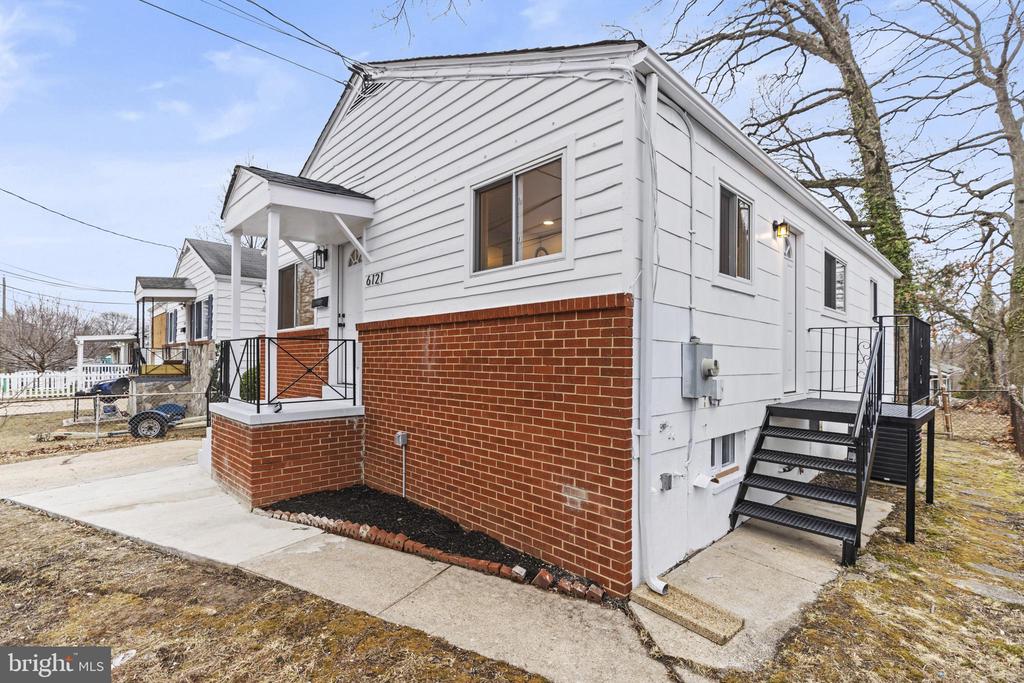 6121 Osborn Rd