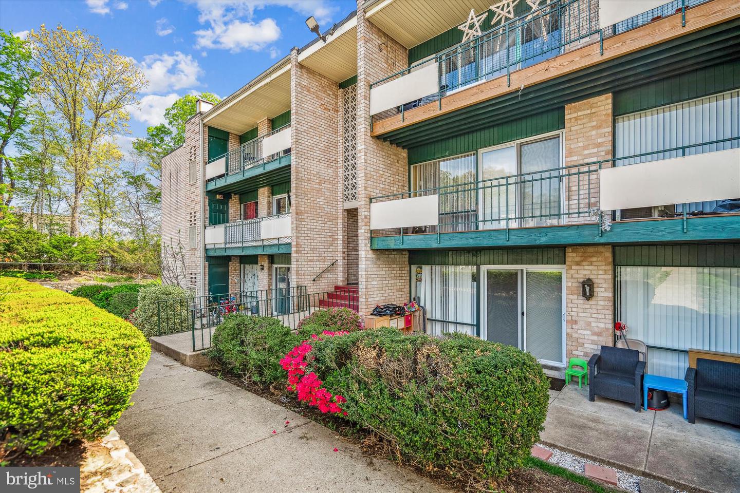 9274 ADELPHI RD #202