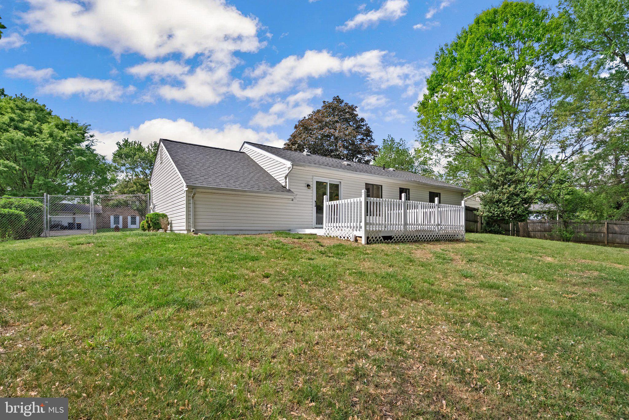 804 Carriage House Ln