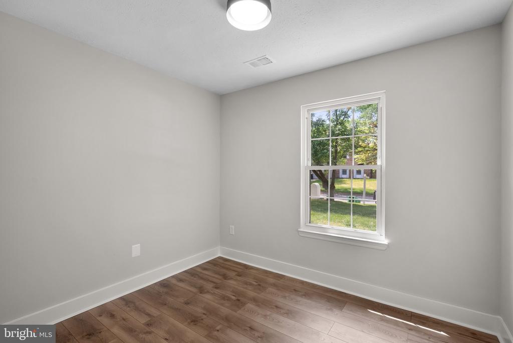 804 Carriage House Ln
